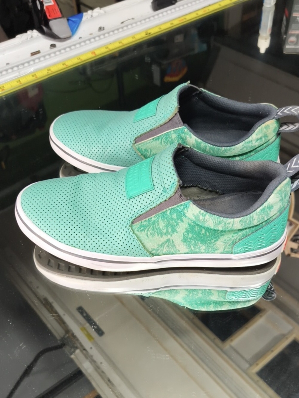 Women's 8.5 the XTRATUF Women's Salmon Sisters Sharkbyte Deck Shoe  seafoam.